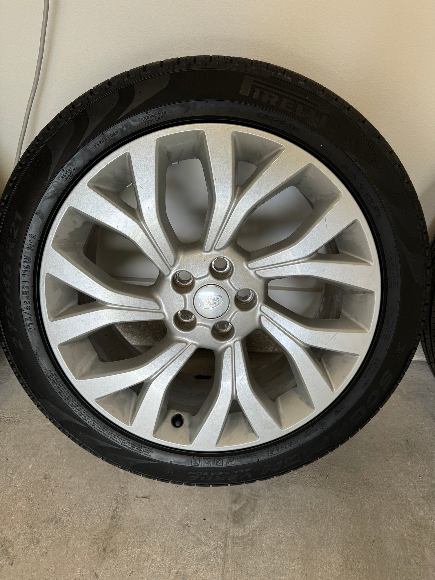 Wheels and Tires/Axles - Range Rover Rims with tires for sale - Used - -1 to 2025  All Models - Tampa, FL 33619, United States