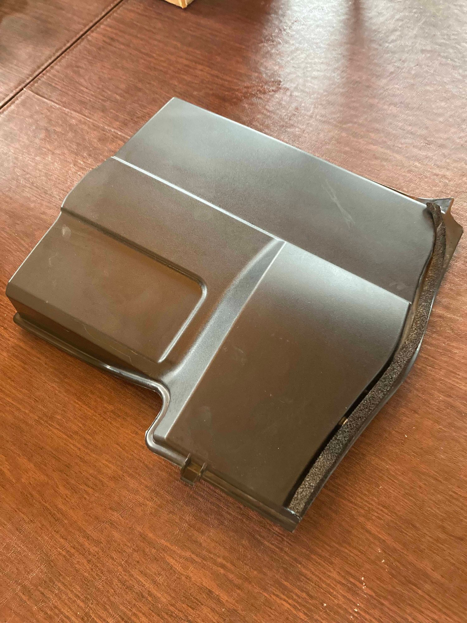 Miscellaneous - LR4 Battery Cover LR066538 - Used - 2012 Land Rover LR4 - Lyons, CO 80540, United States