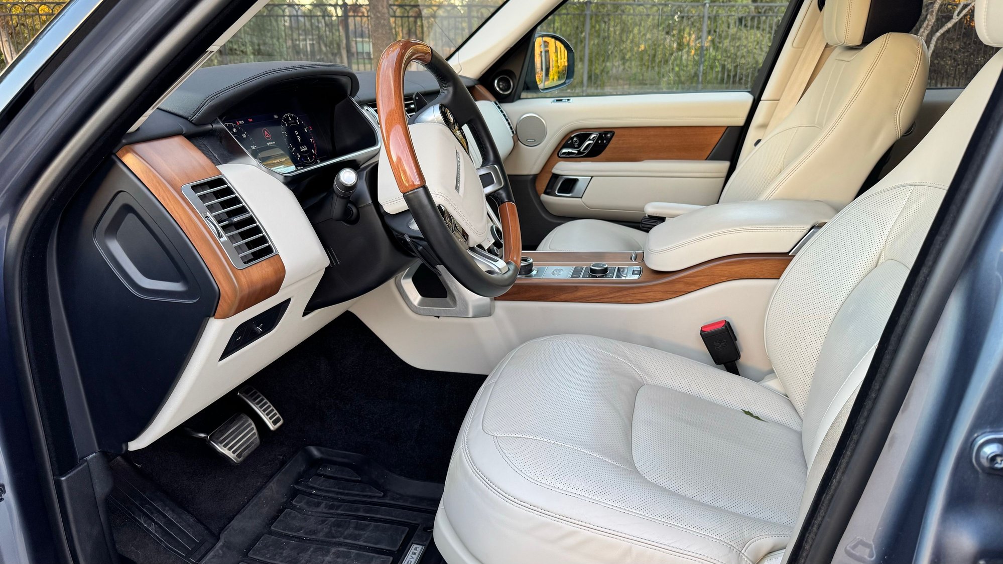 2022 Land Rover Range Rover - Certified 2022 Range Rover Westminster edition - Used - VIN SALGS2RU0NA460070 - 25,205 Miles - Houston, TX 77479, United States