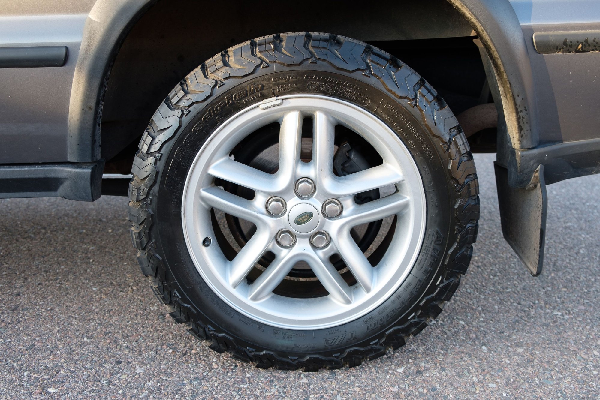 2002 Land Rover Discovery - 2002 Discovery 2 SE - 86k Miles - Used - VIN SALTY15482A741817 - 86,060 Miles - 8 cyl - 4WD - Automatic - SUV - Gray - Scottsdale, AZ 85260, United States