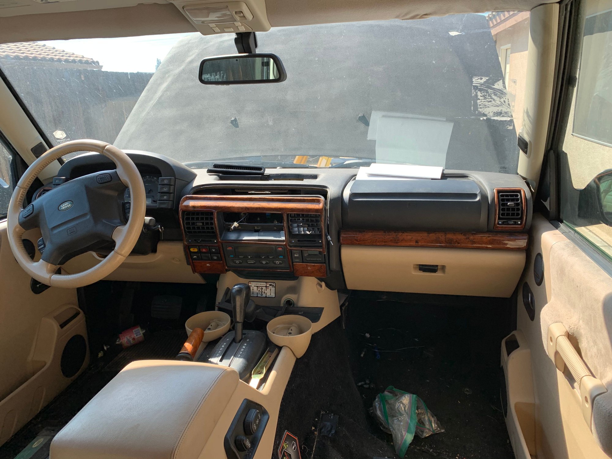 2003 Land Rover Discovery - 2003 Discovery 2 Part Out one week only! - Bakersfield, CA 93314, United States