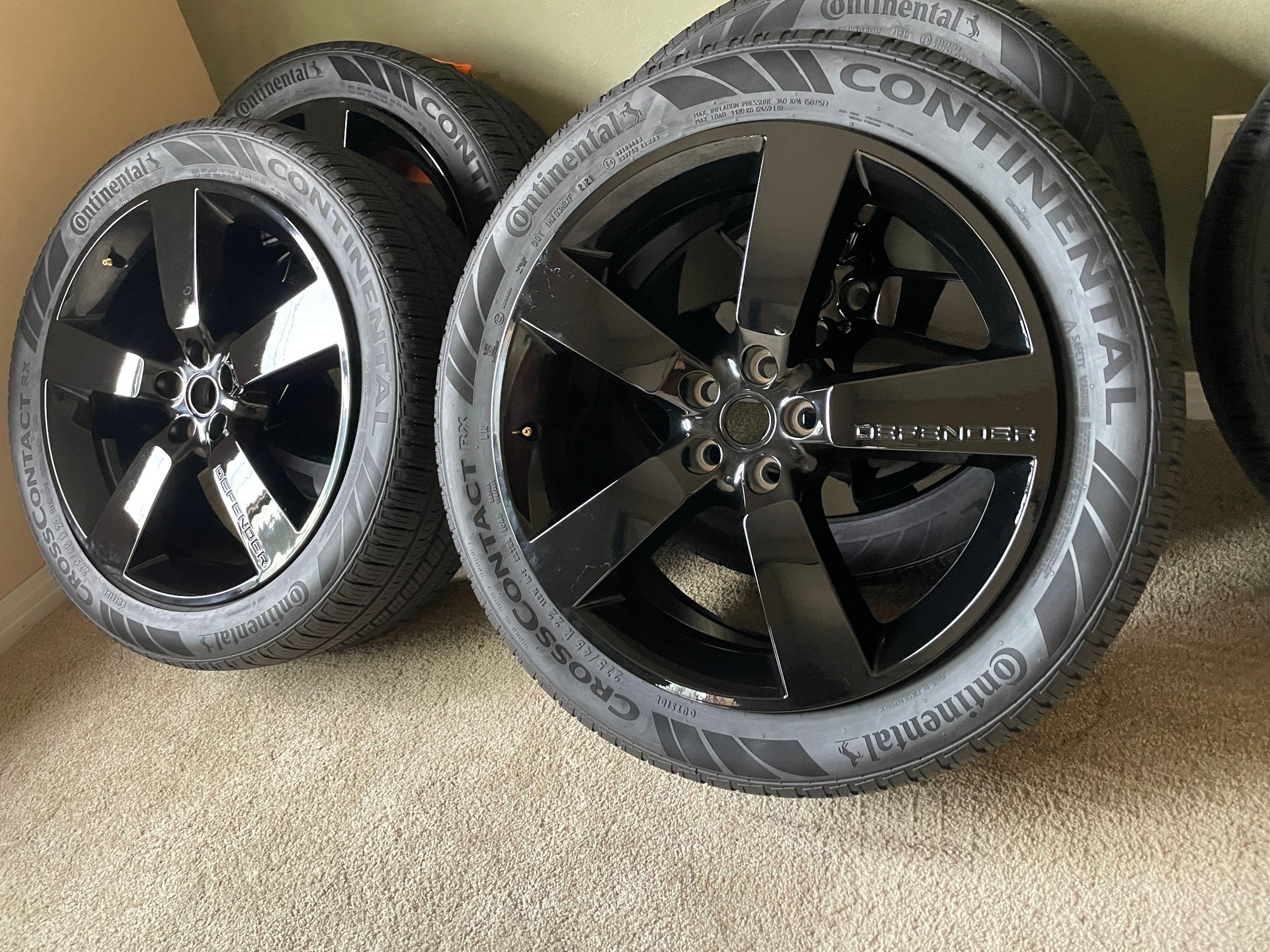 Wheels and Tires/Axles - 2022 V8 Defender Wheels 22 with tires tpms - Used - 2020 to 2022 Land Rover Defender 110 - San Diego, CA 92101, United States