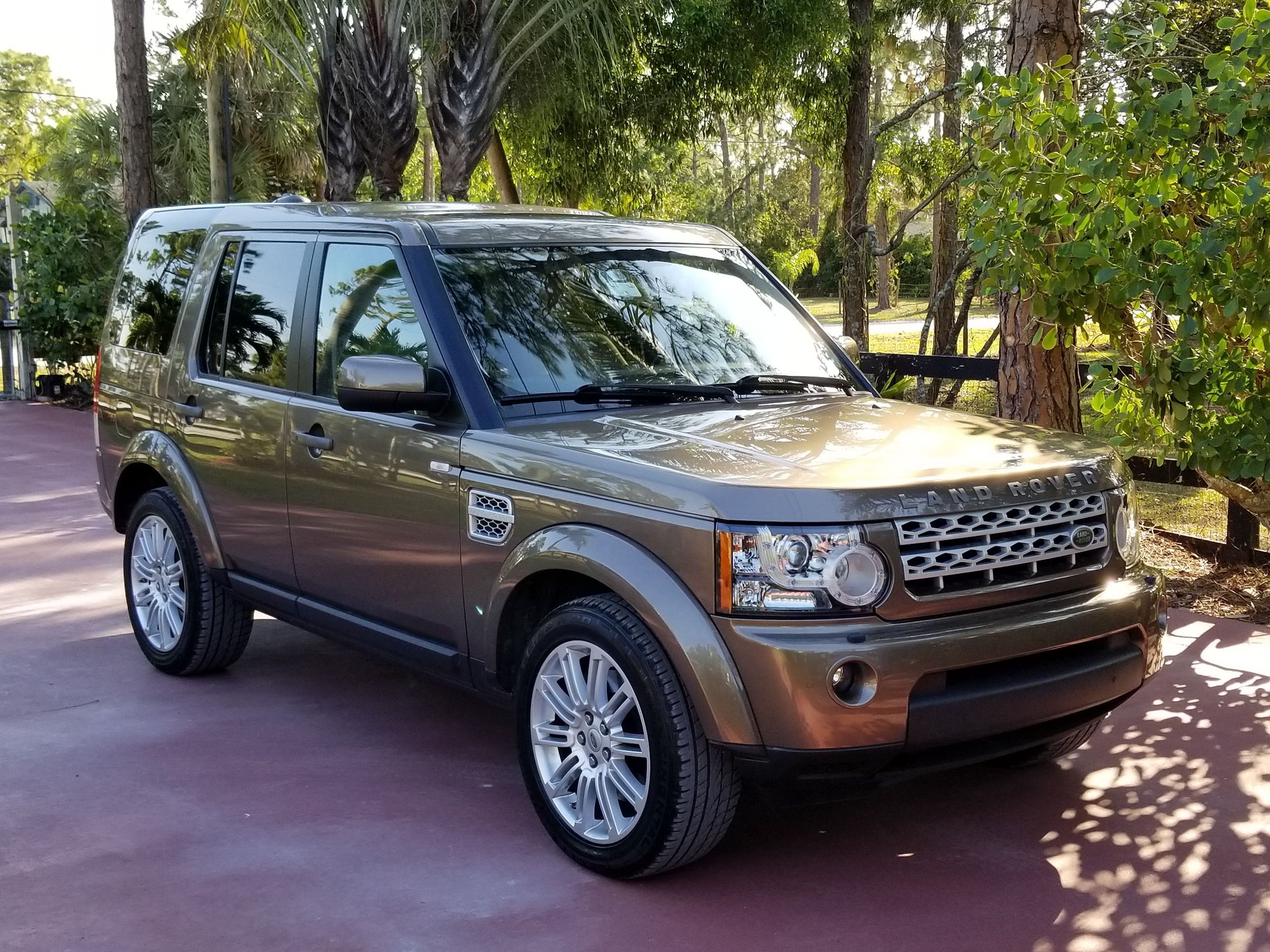 2013 Land Rover LR4 - 2013 LR4 HSE LUX Nara Bronze - Used - VIN SALAK2D47DA670192 - 91,500 Miles - 8 cyl - AWD - Automatic - SUV - Other - West Palm Beach, FL 33411, United States