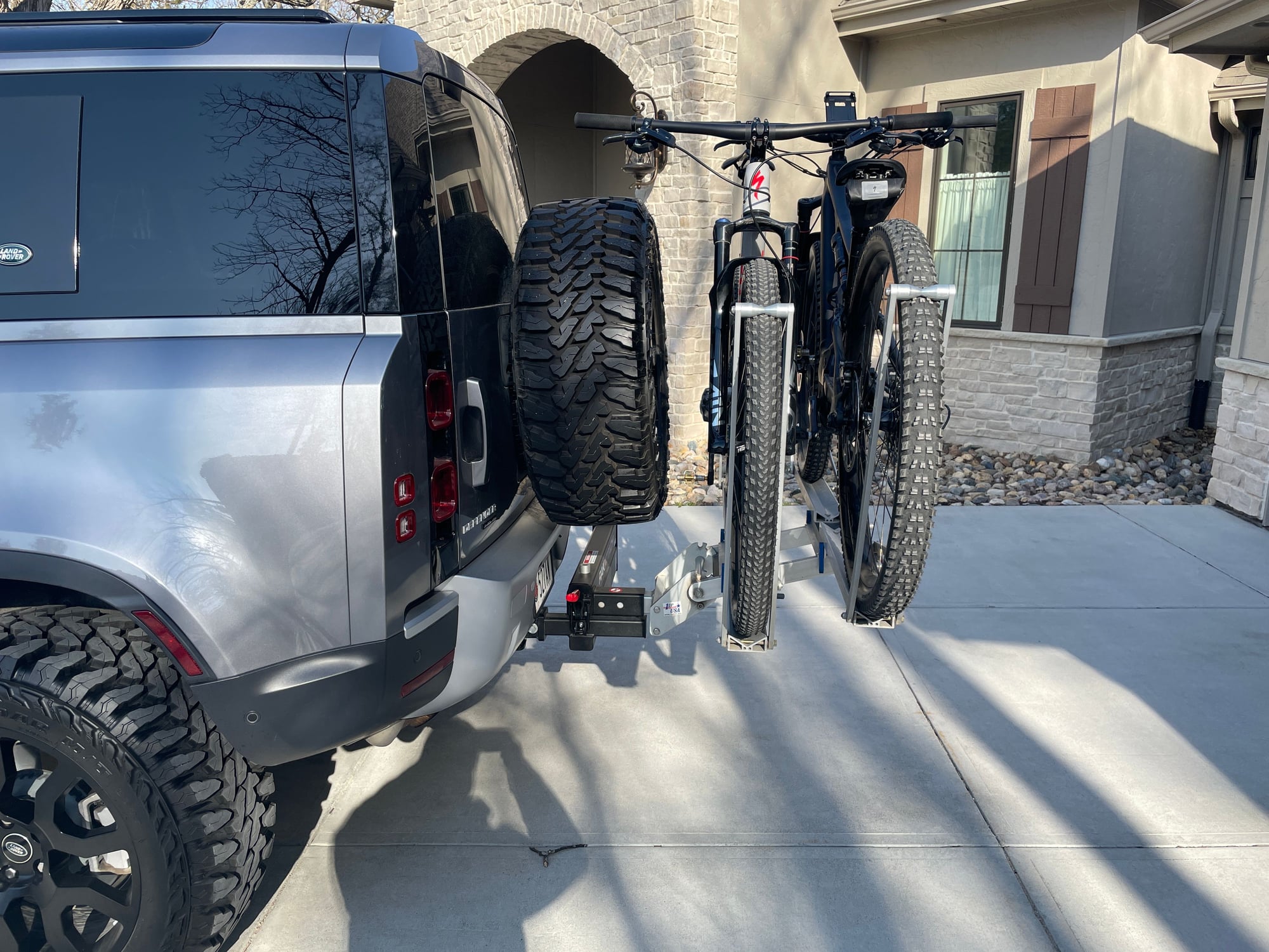 Hitch Mounted Bike Rack on a 110 - Page 5 - Land Rover Forums - Land Rover Enthusiast Forum Bike Rack For Land Rover Defender 110