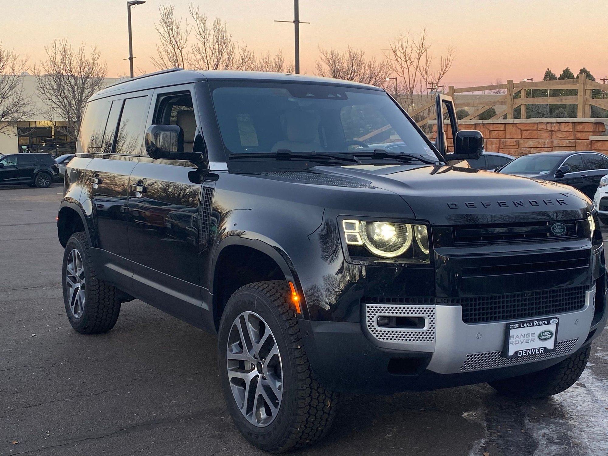2020 Land Rover Defender - 2020 Landrover Defender HSE 110 - Used - VIN SALE9EEU8L2021474 - 20,600 Miles - 6 cyl - 4WD - Automatic - SUV - Black - Denver, CO 80228, United States