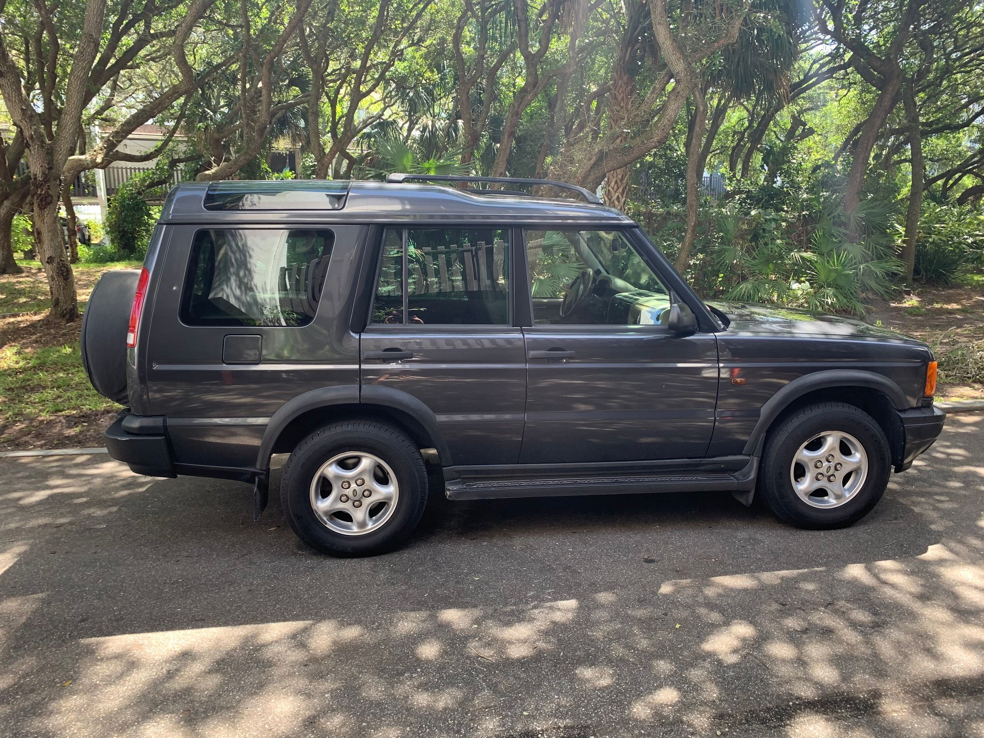 2000 Land Rover Discovery - 2000 Discovery II - Used - VIN SALTY1240YA27379 - 166,327 Miles - 8 cyl - AWD - Automatic - SUV - Gray - St Augustine, FL 32084, United States