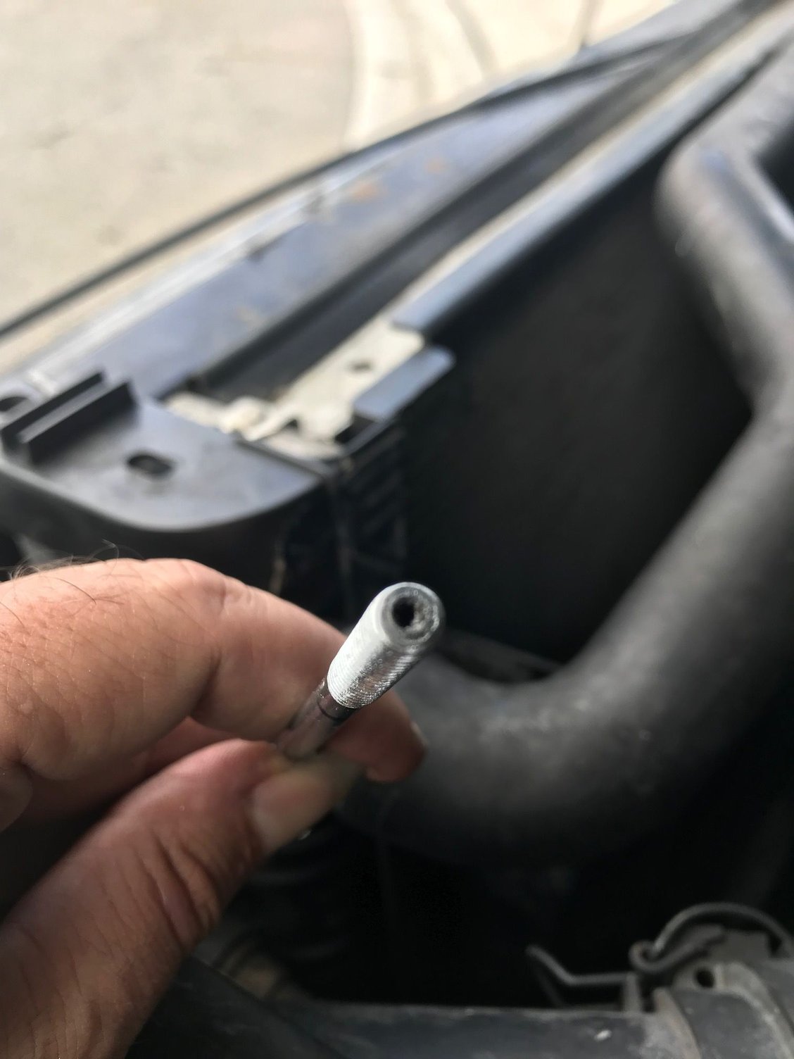 Broken Radiator Overflow Nipple (3FE)