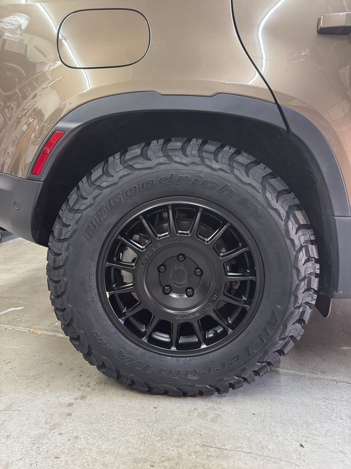 265 70 r18 - +25 offset