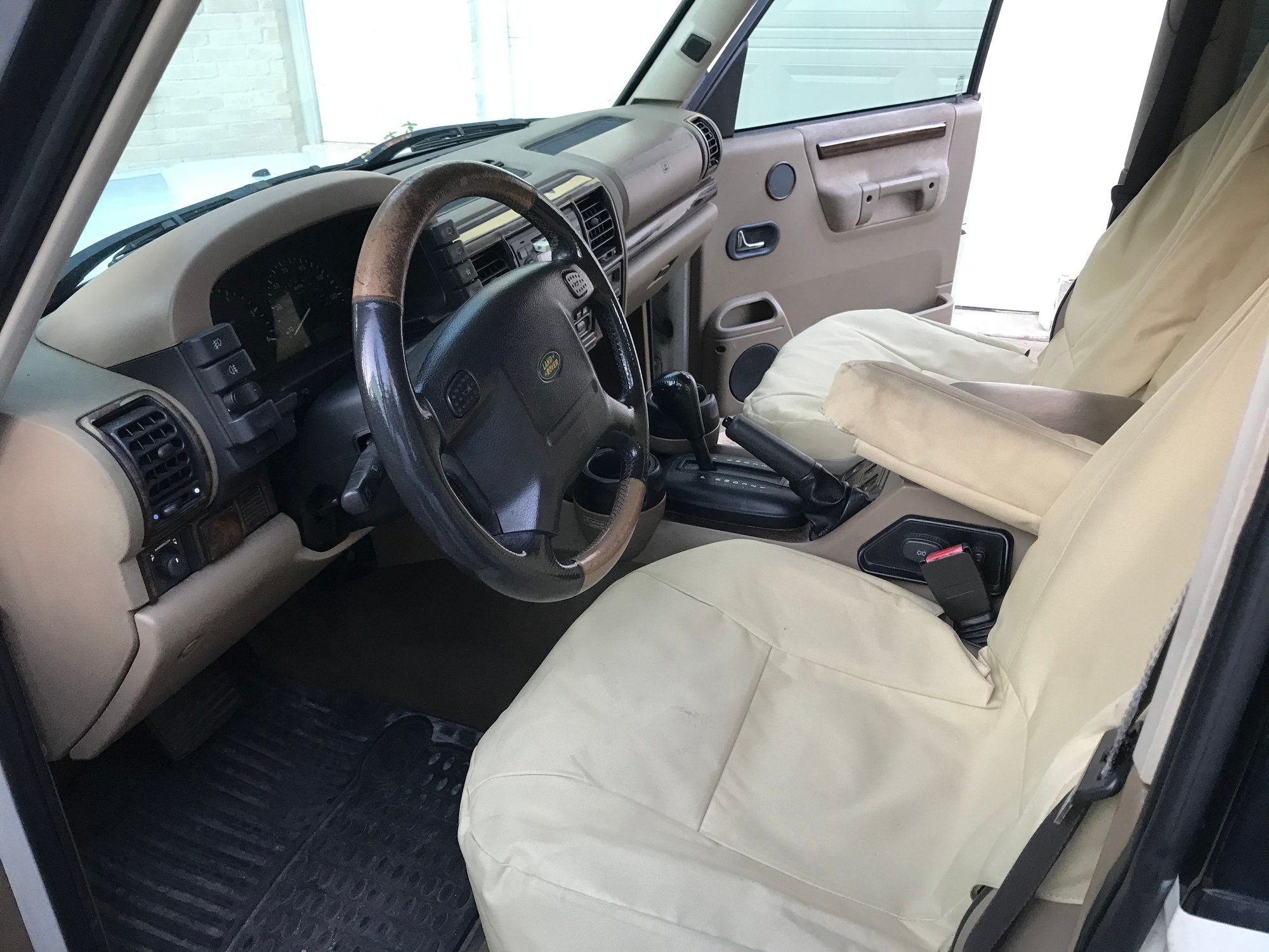 2002 Land Rover Discovery - Running Strong & Cool!!!! 2002 Discovery SE II Best Offer - Used - VIN SALTY12412A742781 - 248,774 Miles - 8 cyl - AWD - Automatic - SUV - White - Houston, TX 77496, United States