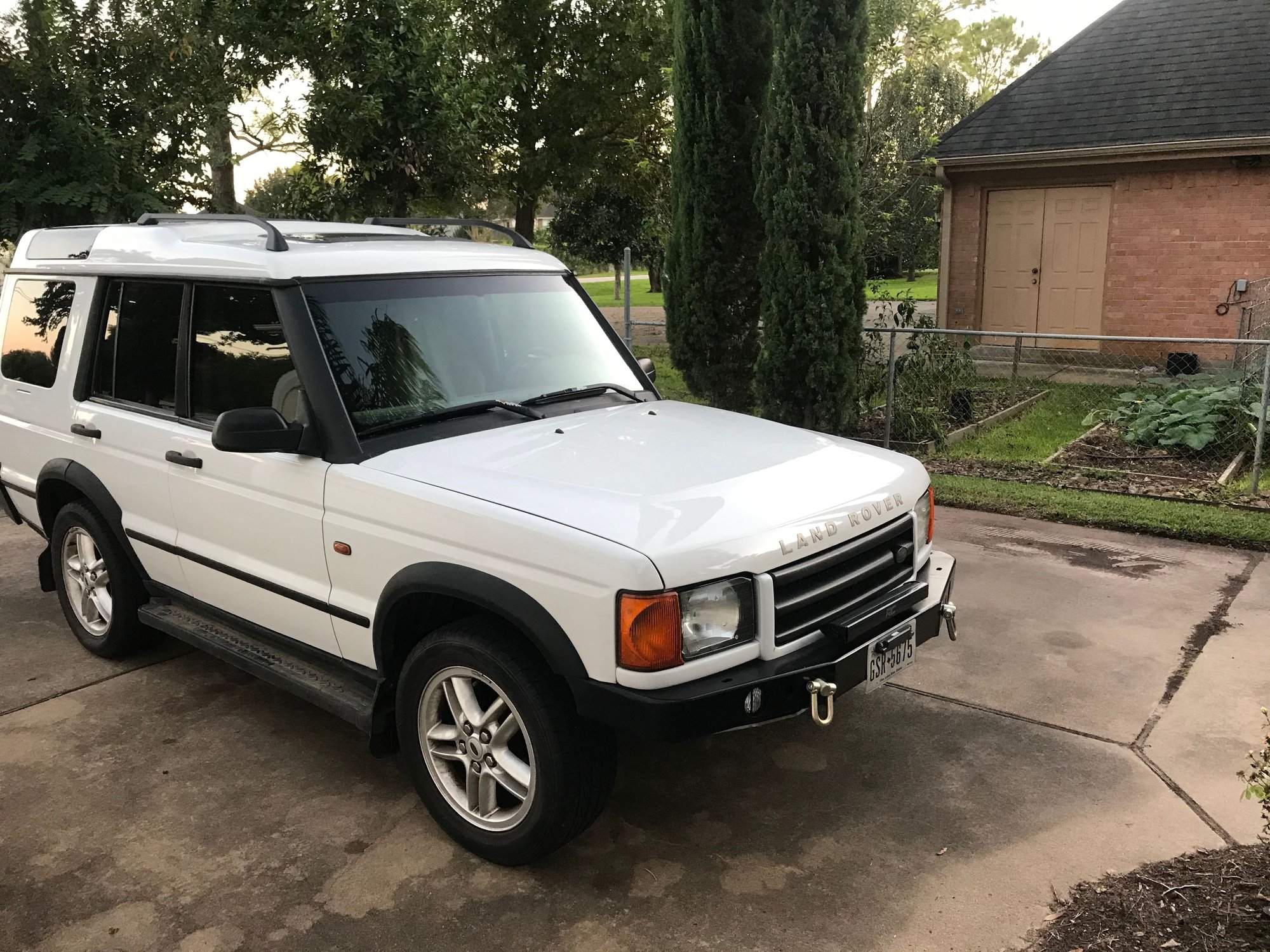 2002 Land Rover Discovery - Survivor 2002 Discovery SE II on frame restorations - Used - VIN SALTY12412A742781 - 241,174 Miles - 8 cyl - AWD - Automatic - SUV - White - Sugar Land, TX 77496, United States