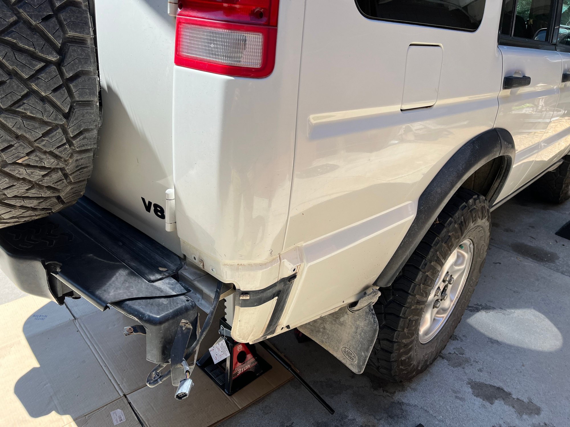 2000 Land Rover Discovery - 2000 Land Rover Discovery 2 SE7 - Used - VIN SALTY1540YA241322 - 203,000 Miles - 8 cyl - 4WD - Automatic - SUV - White - Castro Valley, CA 94552, United States