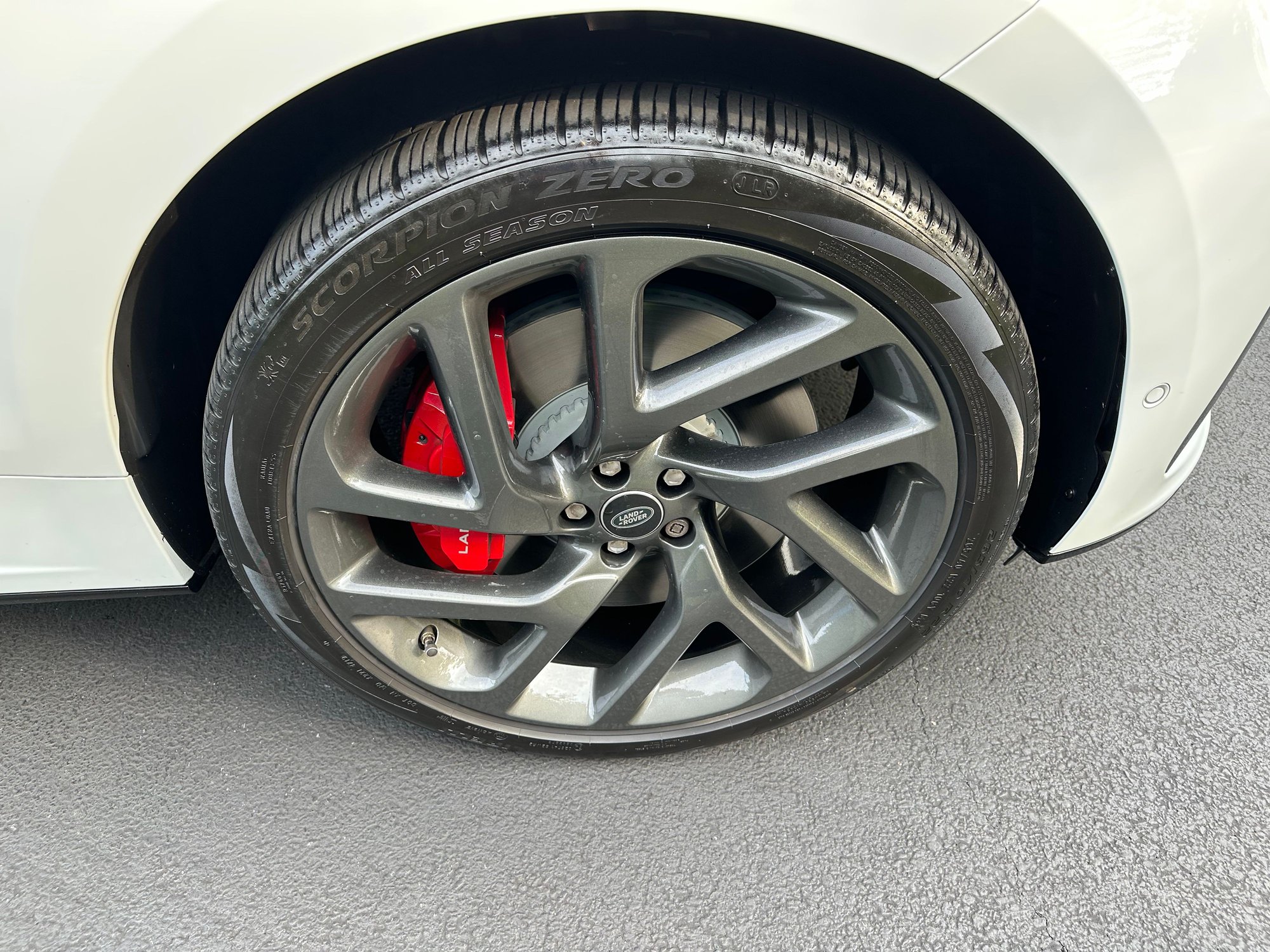 2020 Land Rover Range Rover Velar - RARE 2020 VELAR SVAutobiography for sale by owner - Used - VIN SALYU2EEXLA267628 - 36,500 Miles - 8 cyl - AWD - Automatic - SUV - White - Reisterstown, MD 21136, United States