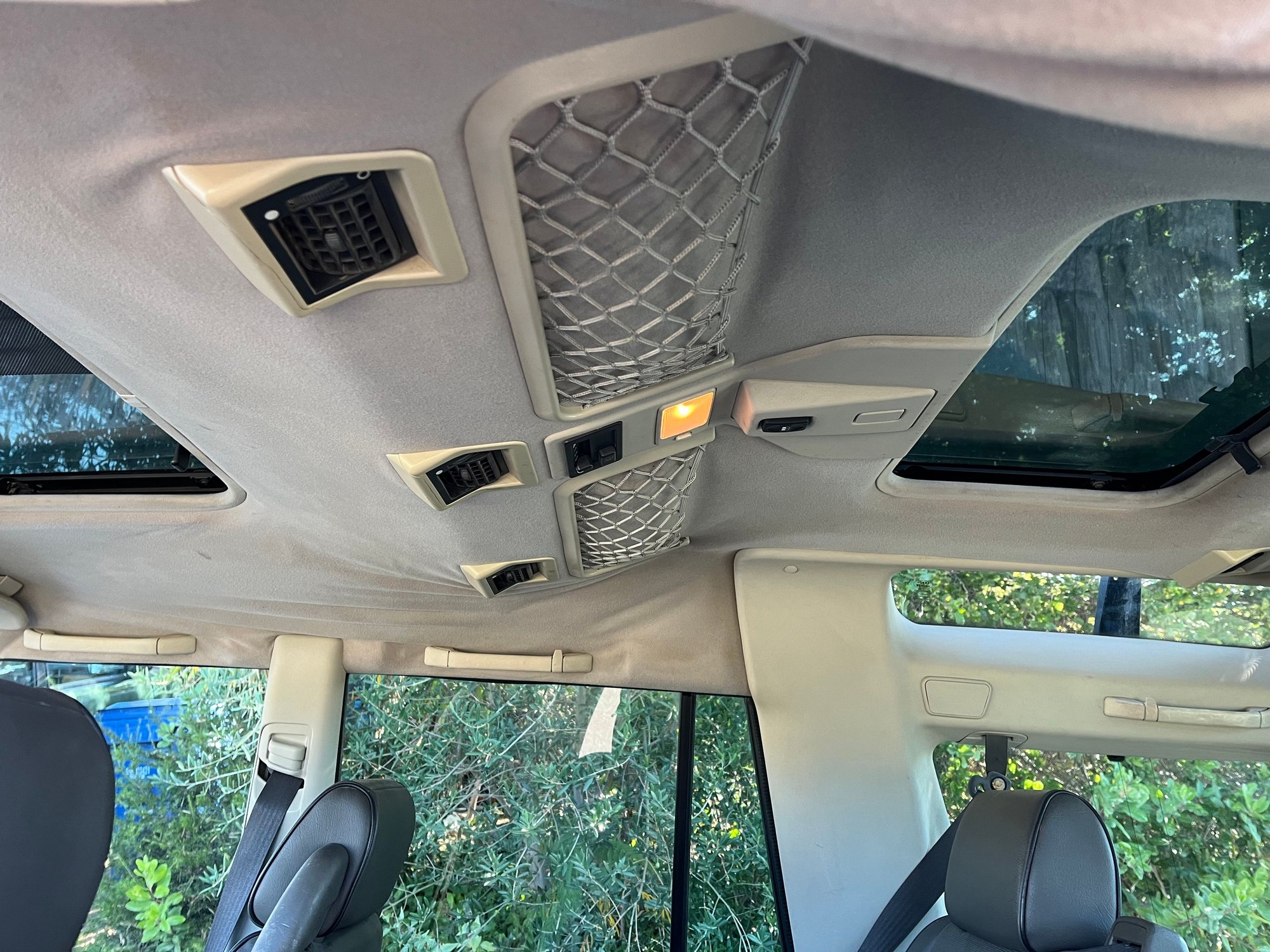 2000 Land Rover Discovery - 2000 Land Rover Discovery 2 SE7 - Used - VIN SALTY1540YA241322 - 203,000 Miles - 8 cyl - 4WD - Automatic - SUV - White - Castro Valley, CA 94552, United States