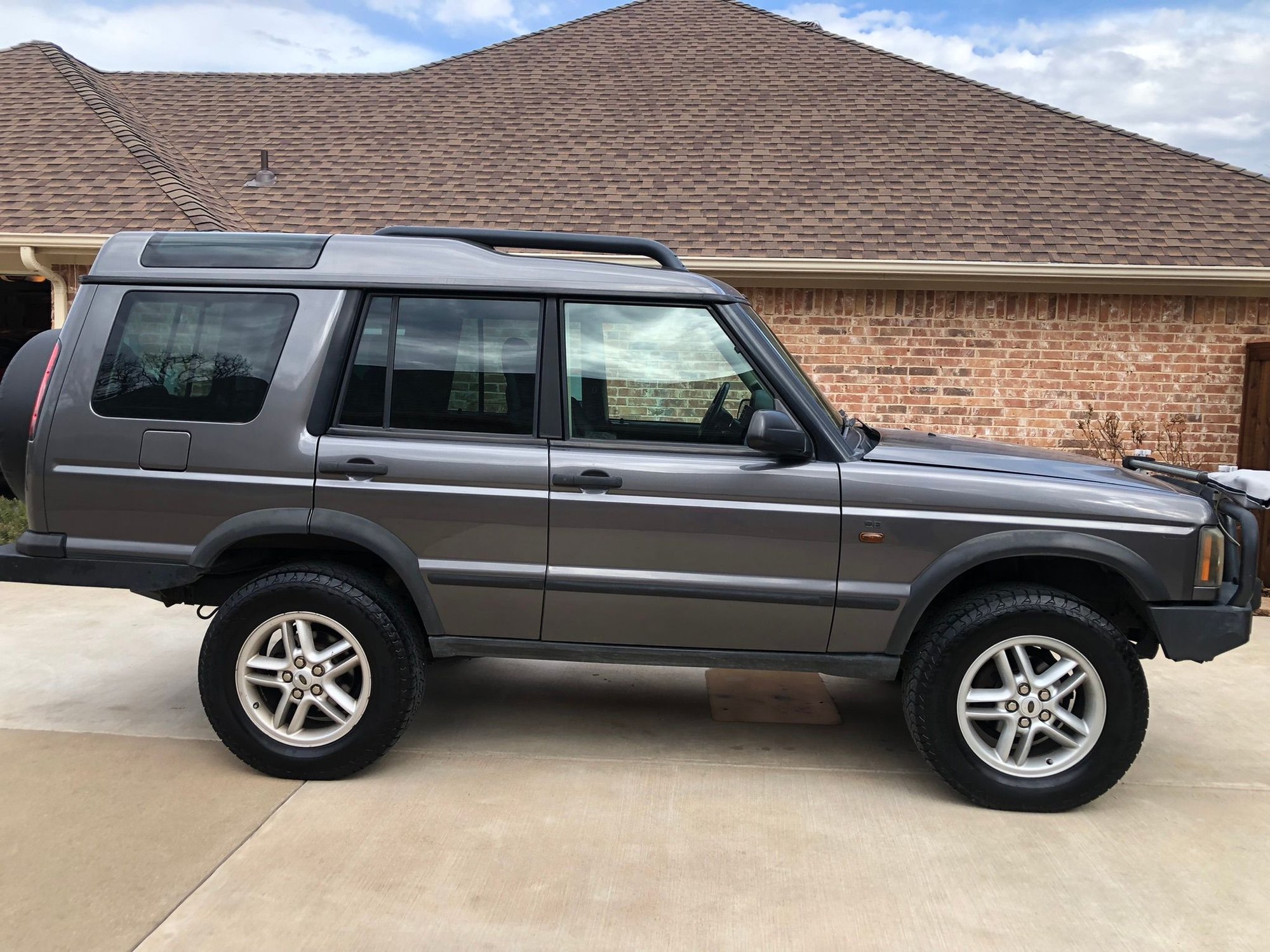2004 Land Rover Discovery - 2004 Land Rover Discovery SE - 155k Miles - Used - VIN SALTY19404A862421 - 155,073 Miles - 8 cyl - AWD - Automatic - SUV - Gray - Granbury, TX 76049, United States