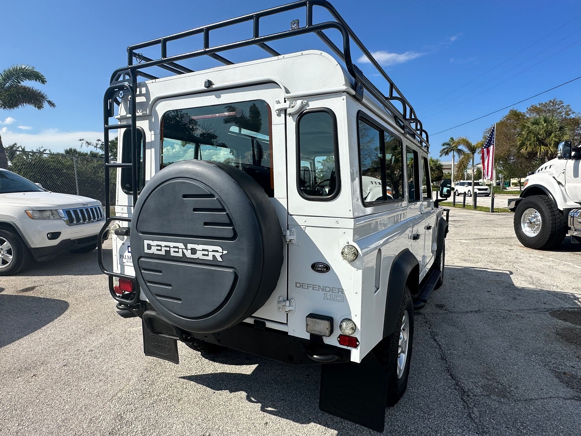 1995 Land Rover Defender 90 - 1995 land rover defender 110 - Used - VIN SALLDHM68MA968960 - 151,788 Miles - 4 cyl - 4WD - Manual - Wagon - White - Delray Beach, FL 33483, United States
