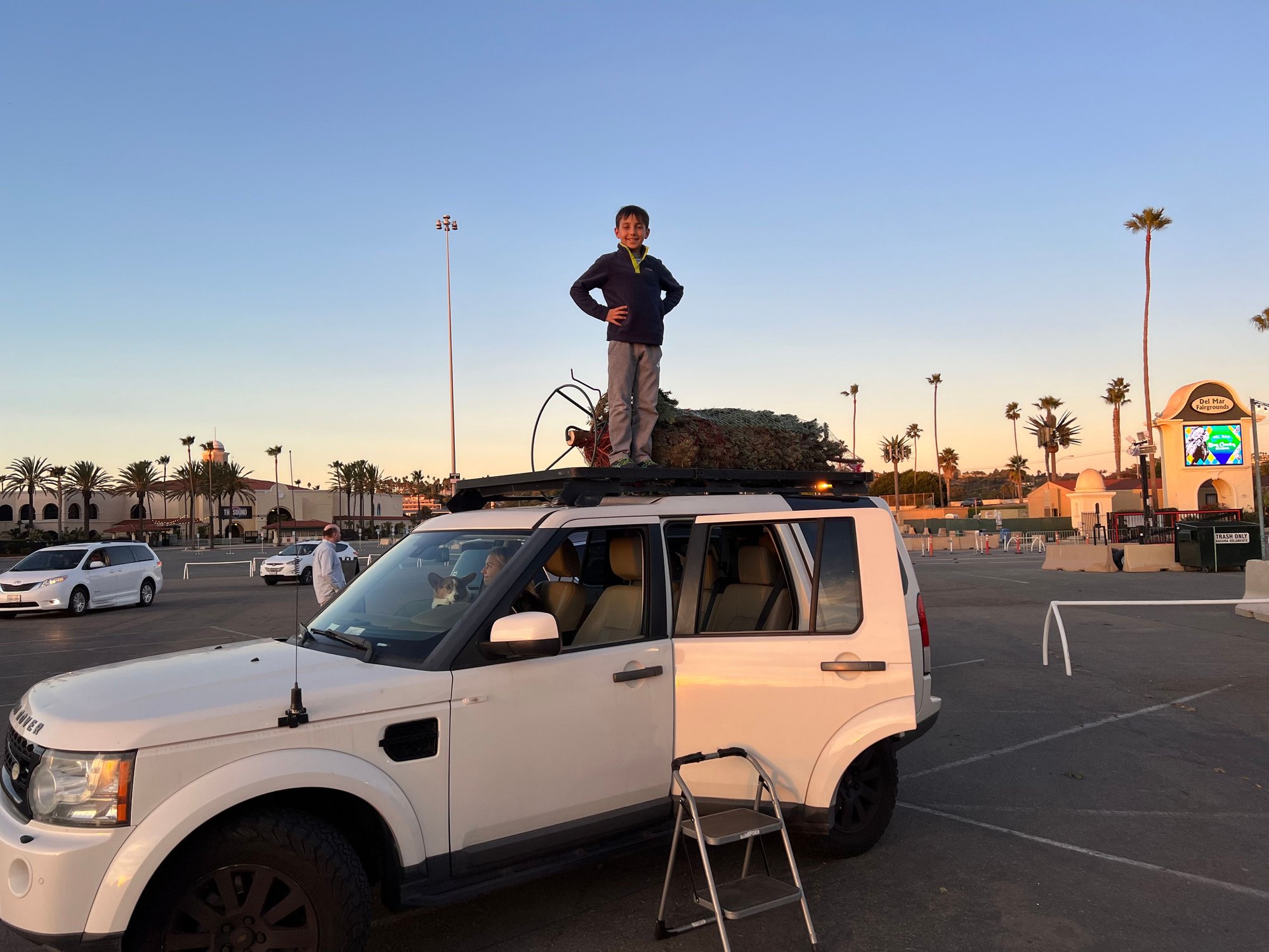 2010 Land Rover LR4 - Hate to give her up! V8 LR4 with upgrades - Used - VIN SALAG2D42AA522433 - 137,000 Miles - 8 cyl - 4WD - Automatic - SUV - White - Solana Beach, CA 92075, United States