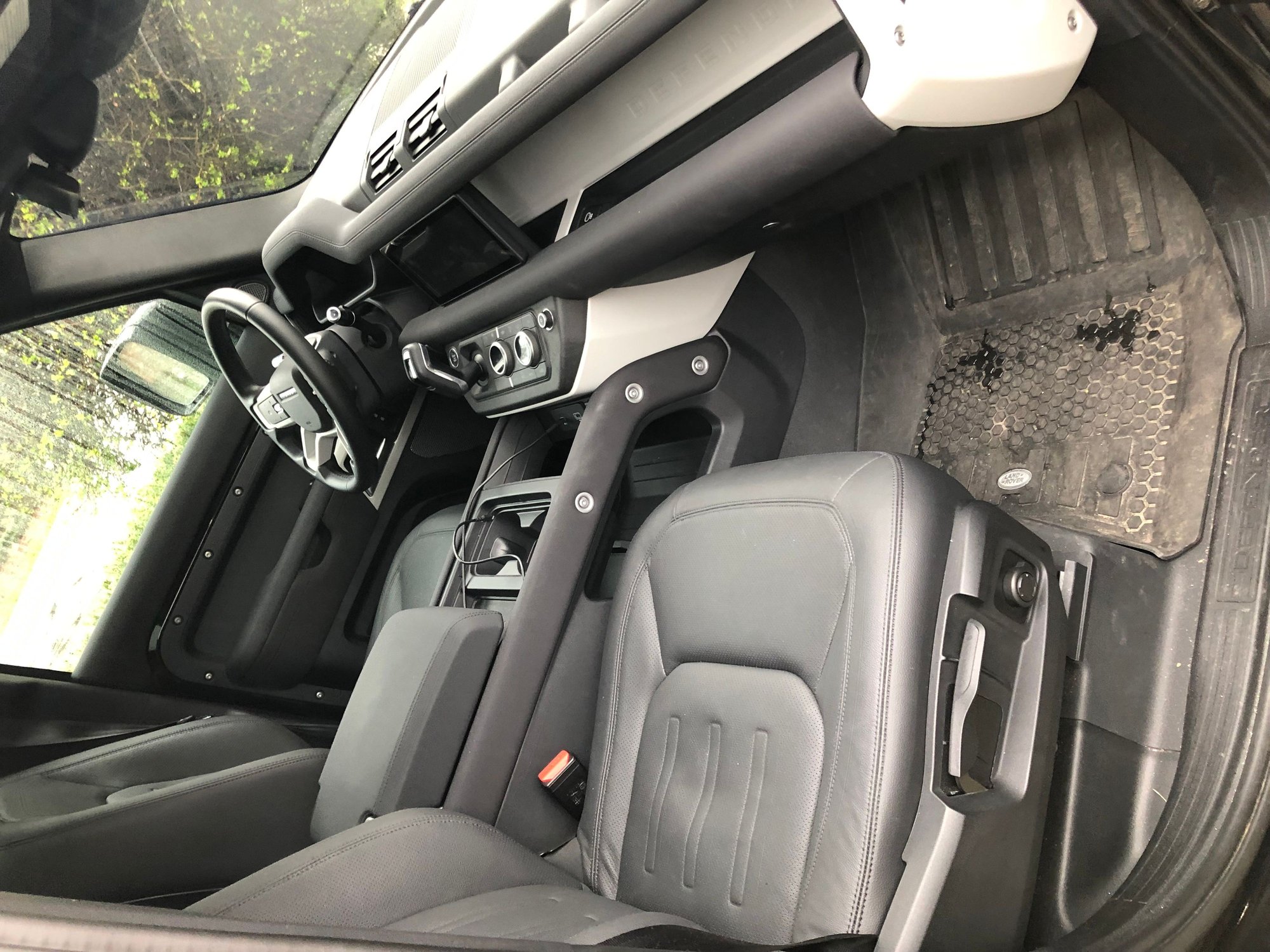 2022 Land Rover Defender - 2022 Defender S 110 4-cylinder - Used - VIN SALEJ7RX3N2100514 - 4 cyl - 4WD - Automatic - SUV - Black - Rochester Hills, MI 48309, United States