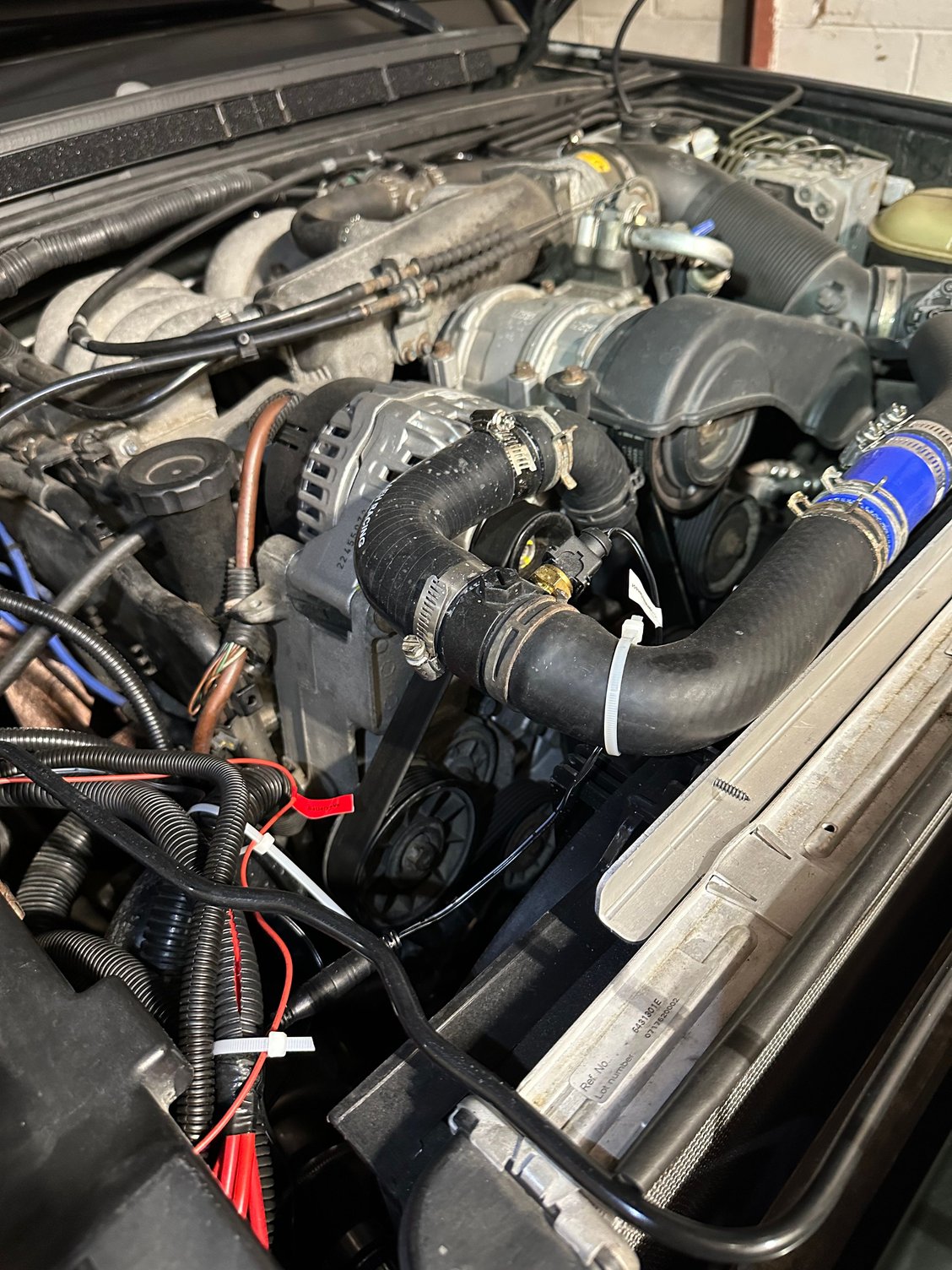 Upper radiator hose view