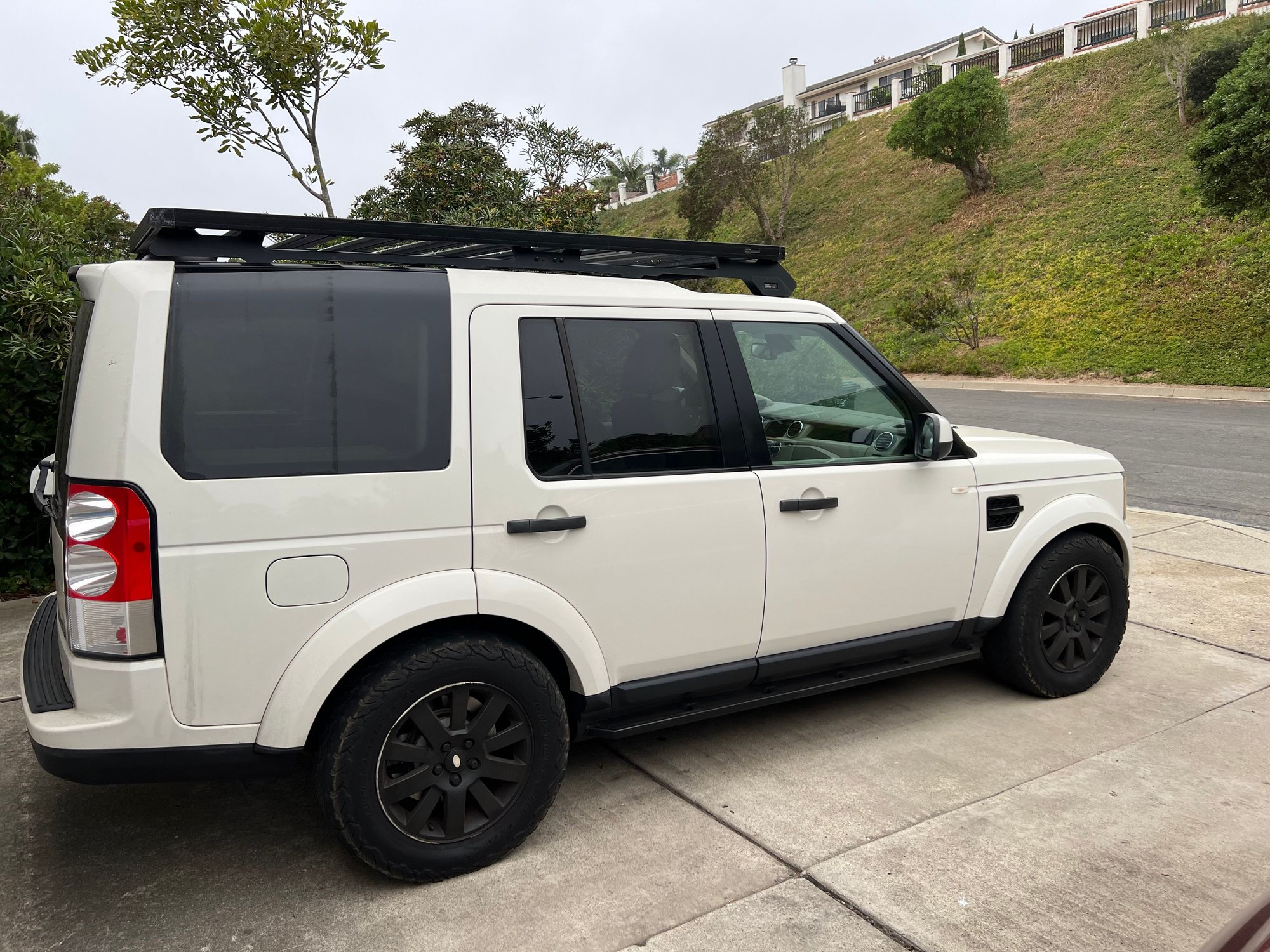 2010 Land Rover LR4 - Hate to give her up! V8 LR4 with upgrades - Used - VIN SALAG2D42AA522433 - 137,000 Miles - 8 cyl - 4WD - Automatic - SUV - White - Solana Beach, CA 92075, United States