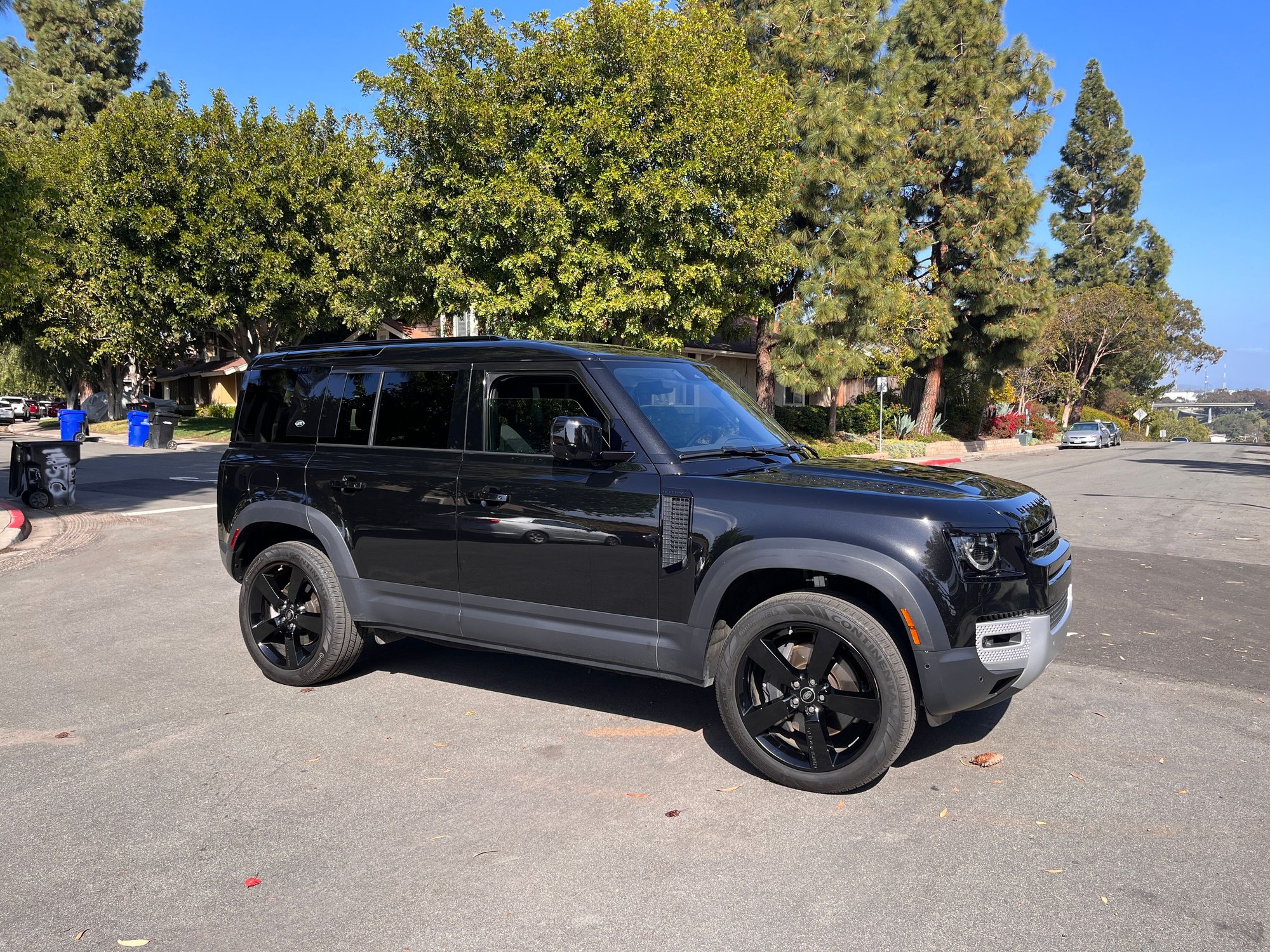 2021 Land Rover Defender - 2021 Land Rover Defender 110 SE CPO LOW MILES - Used - VIN SALEP7RU1M2042860 - 16,600 Miles - 6 cyl - 4WD - Automatic - SUV - Black - San Diego, CA 92105, United States