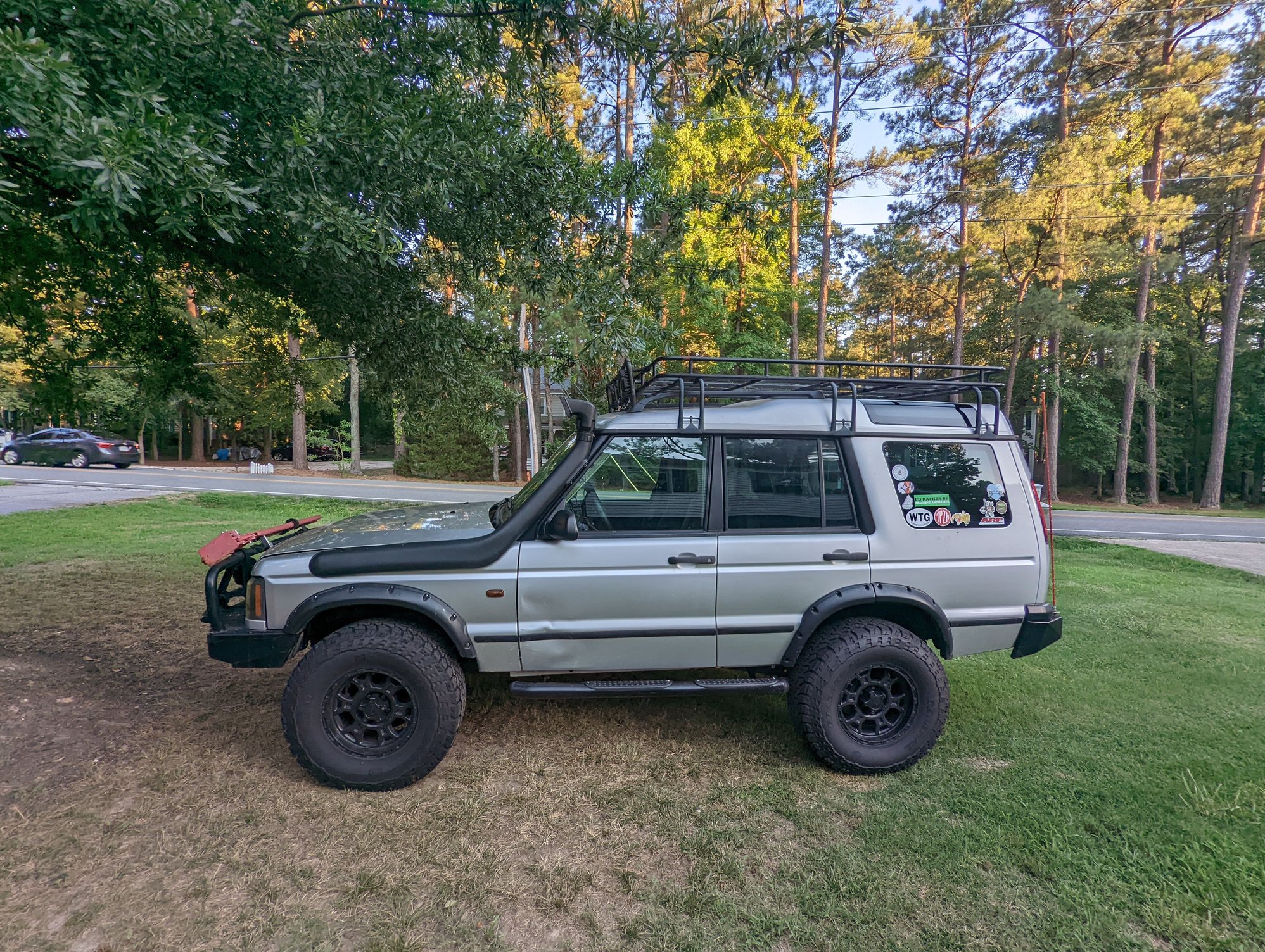 2003 Land Rover Discovery - 2003 Discovery 2 SE - Used - VIN 12345678912345 - 190,000 Miles - 8 cyl - 4WD - Automatic - SUV - Silver - Richmond, VA 23229, United States