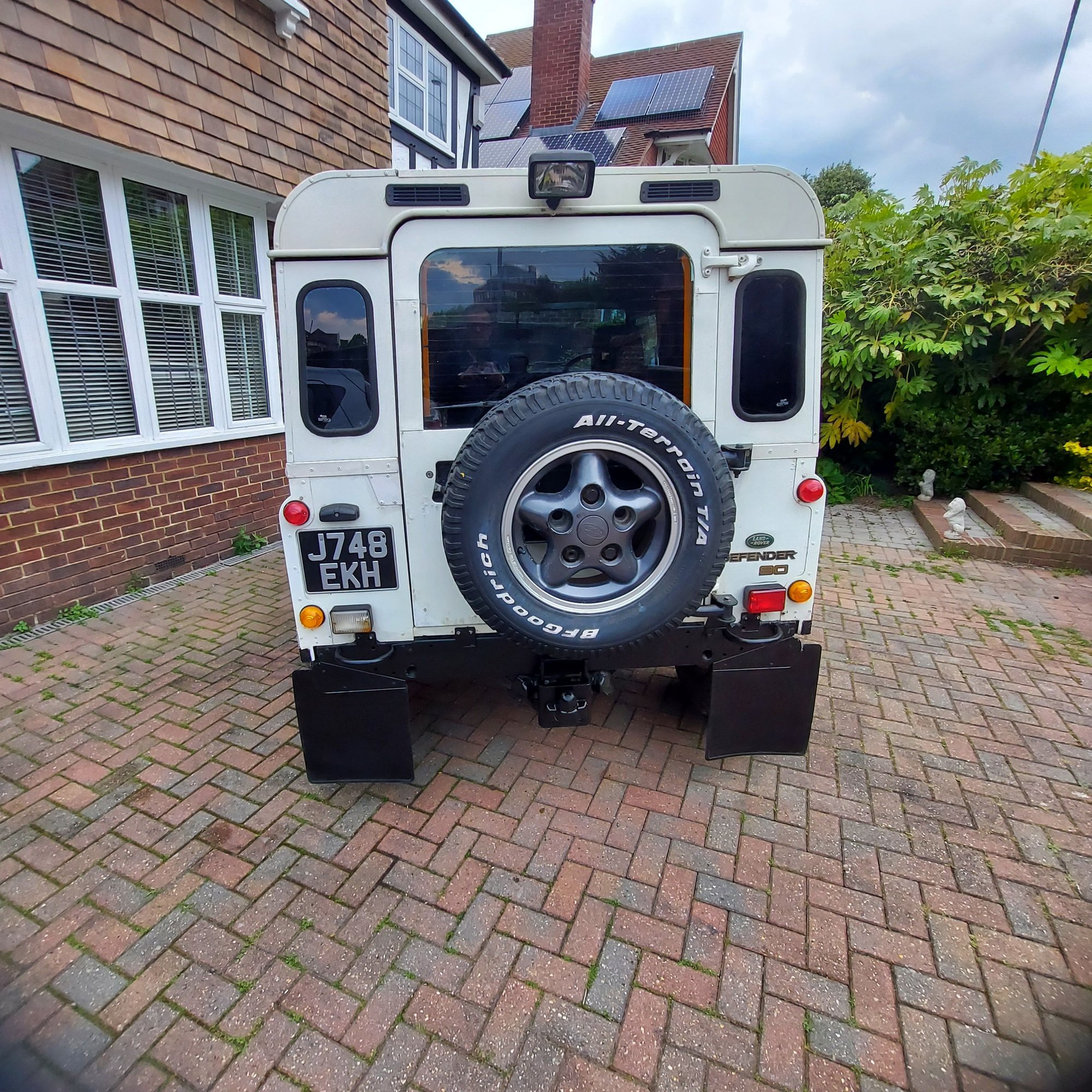 1992 Land Rover Range Rover - 1992 Land Rover 90 - 2.5 diesel – 200 tdi - Used - VIN SALLDVAF7JA907285 - 129,000 Miles - 2 cyl - 4WD - Manual - Van - Eastbourne BN21, United Kingdom