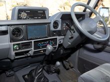 70 Series Land Cruiser  altimeter and thermometer