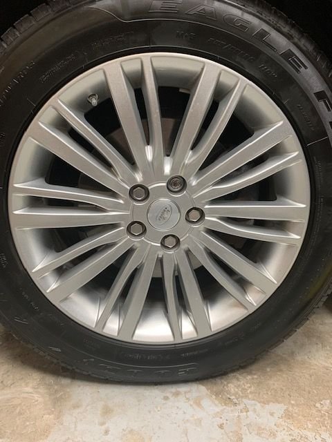 Wheels and Tires/Axles - 2018 Land Rover Discovery 20 Inch OEM wheels & Tires - $1,250 - Used - 2017 to 2021 Land Rover Discovery - Chicagoland, IL 60148, United States