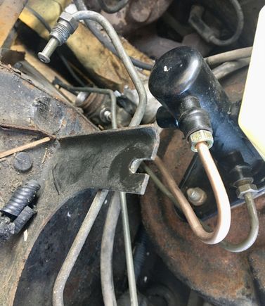 Master cylinder connected, the two lines there are for the front brakes. I’m going to dial the lines a bit more.