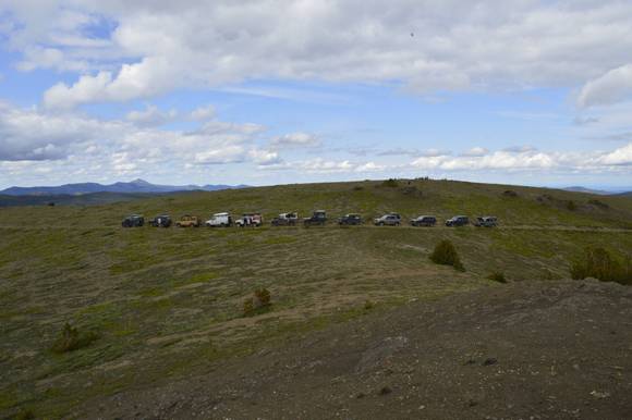 Row of Rovers, mine with the hood up to let some air under there, there was a nice breeze.