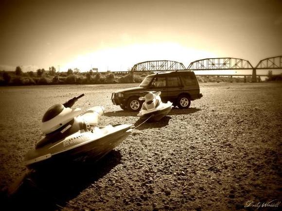 Once a year they lower this portion of the Colorado River for home owners to work on their docks.... Good time to explore.