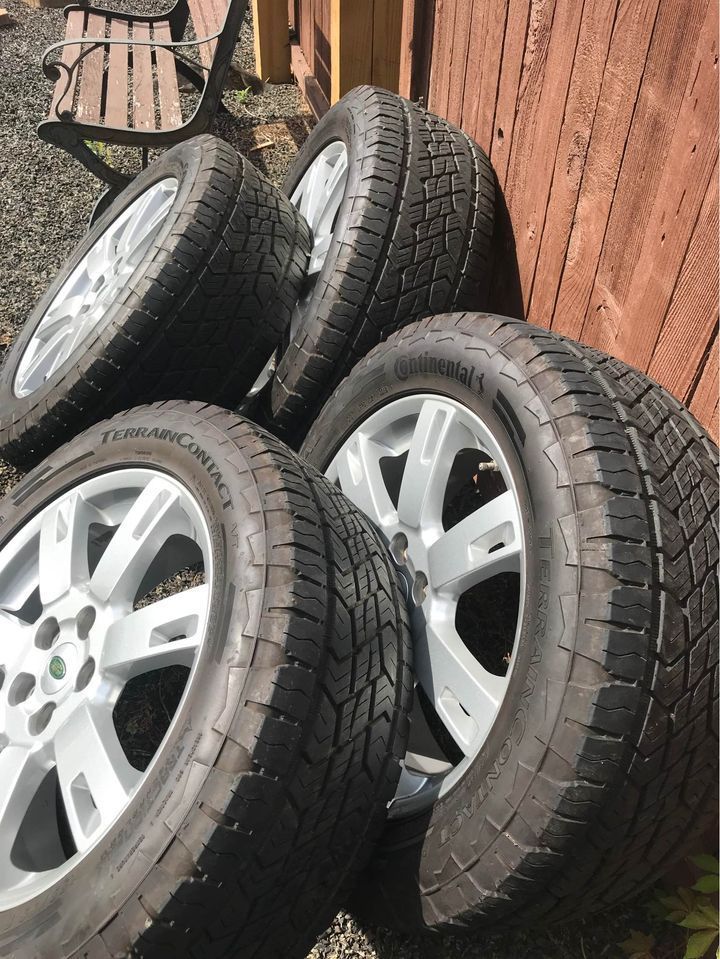 Wheels and Tires/Axles - (5) 2009 LR3 Wheels With AT Tires - Used - 2005 to 2009 Land Rover LR3 - Maryville, TN 37803, United States