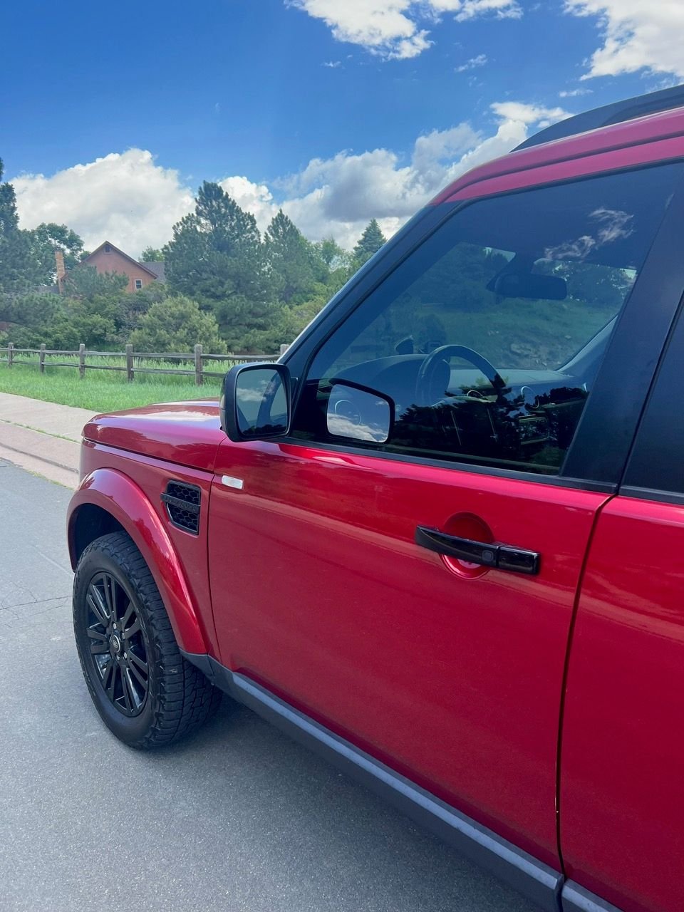 2013 Land Rover LR4 - Beautiful 2013 LR4 Firenze Red - Used - VIN SALAG2D41DA694618 - 8 cyl - 4WD - Automatic - SUV - Red - Colorado Springs, CO 80919, United States