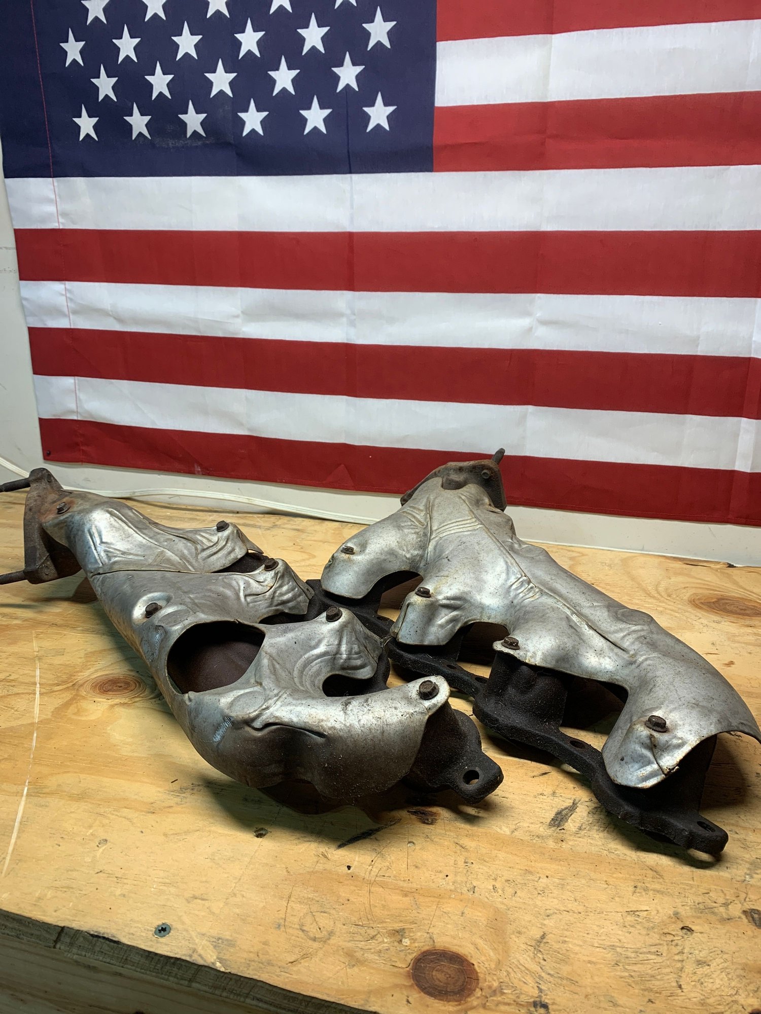 Engine - Exhaust - 5.3/6.0 stock exhaust manifolds - Used - 0  All Models - Spring, TX 77386, United States