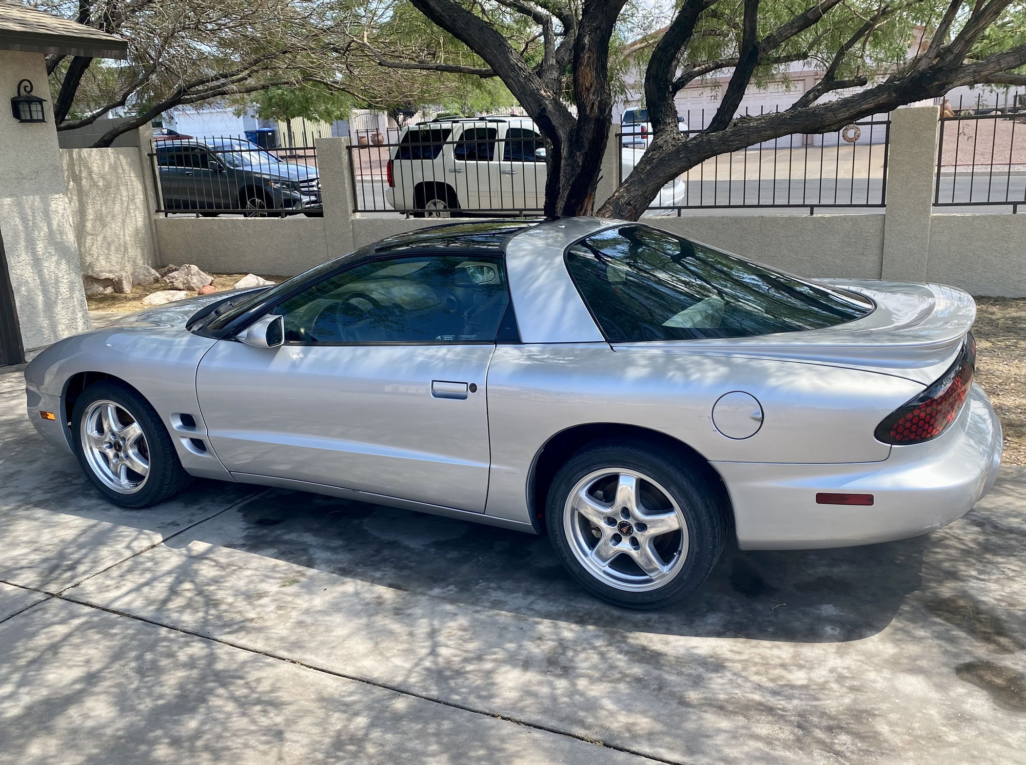 1998 Pontiac Firebird - 1998 Turbo Pontiac Firebird Formula - Used - VIN 123XXX456XXX7789X - 79,000 Miles - 8 cyl - 2WD - Automatic - Coupe - Silver - Las Vegas, NV 89015, United States