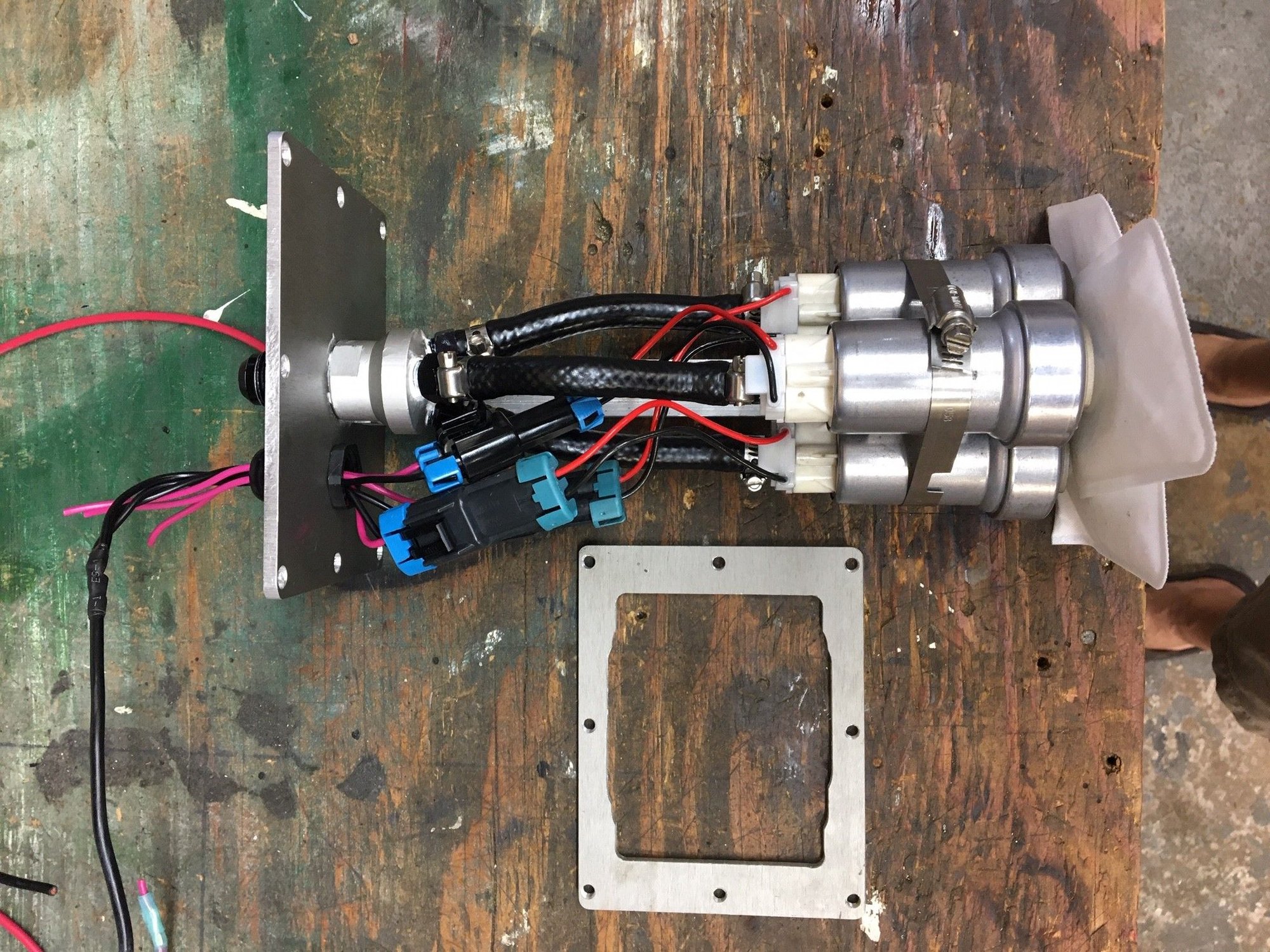 Universal pump hanger for fuel cell LS1TECH Camaro and Firebird