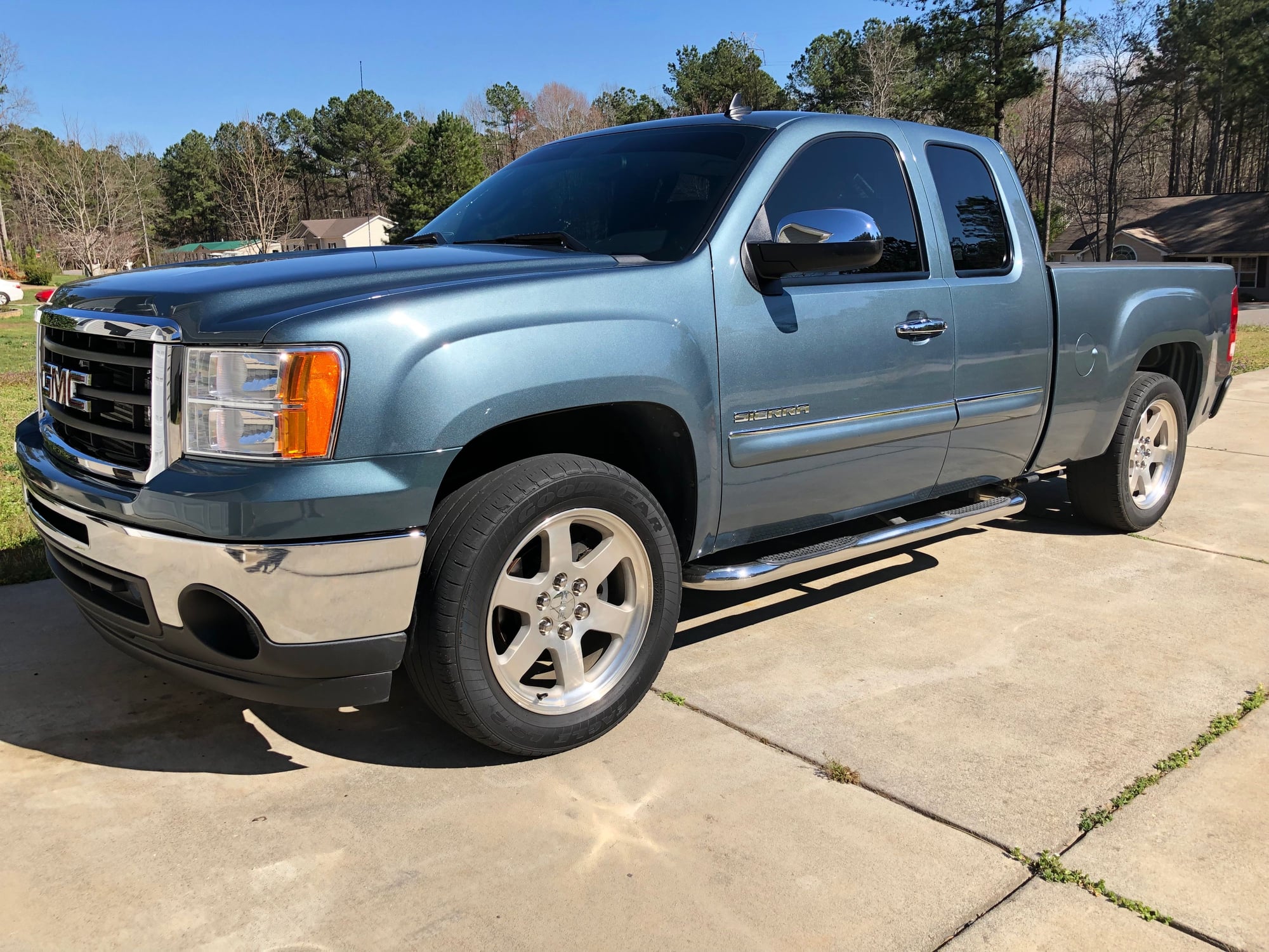 2011 Chevrolet Silverado 1500 - Turbo 2011 GMC Sierra - Used - VIN 1GTR1VE02BZ317397 - 60,000 Miles - 8 cyl - 2WD - Automatic - Truck - Other - Troutman, NC 28166, United States