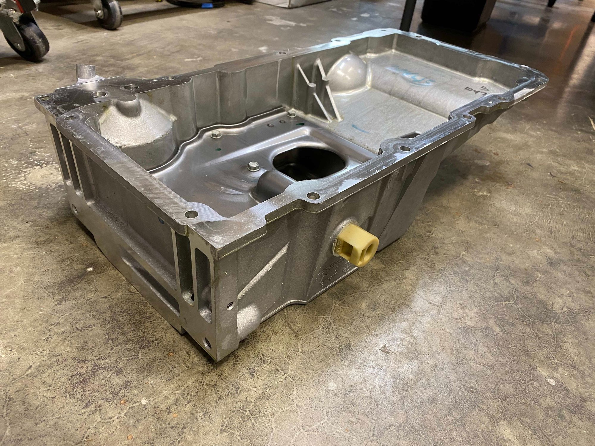 Miscellaneous - Oil Pan GM 12558899 F-Body - New - 1998 to 2002 Chevrolet Camaro - Seattle, WA 98133, United States