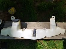 Washer fluid tank with pump 20+ shipping