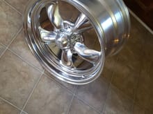 17x9.5 for the front I have 17x11 in the rear