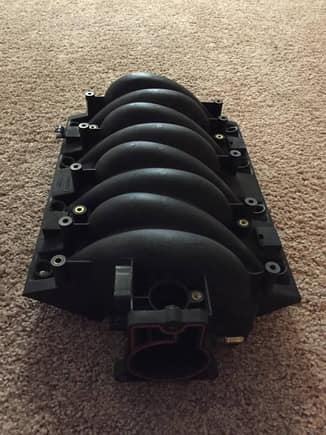 LS1 INTAKE GREAT CONDITION NO CRACKS OR ANYTHING JUST NEEDS NEW INTAKE GASKETS AS THESE ARE 16 YEARS OLD NOW. $175+ SHIPPING