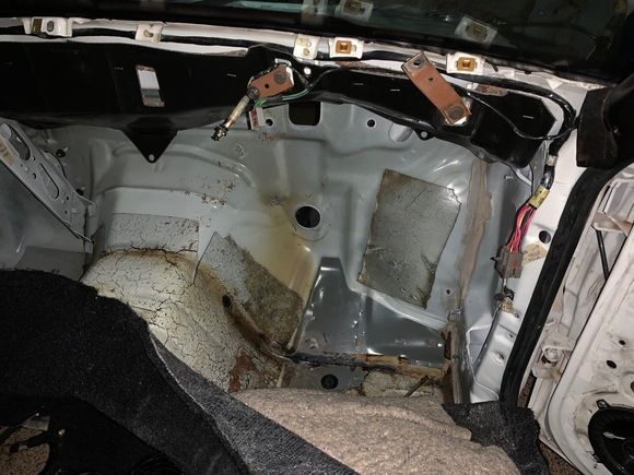 Bare firewall about to get some extra sound deadening material.