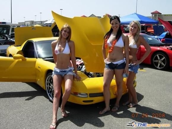 Hooter Girls! GM Muscle car club car show July 2008 Killeen, TX