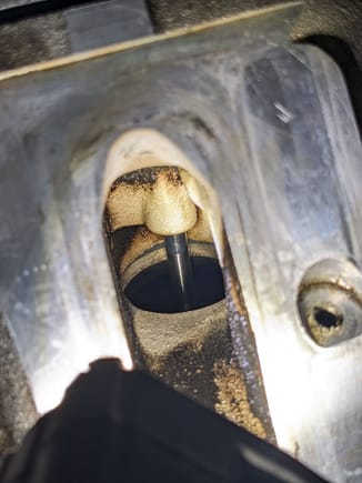 This intake valve is open, is that wear on the stem?