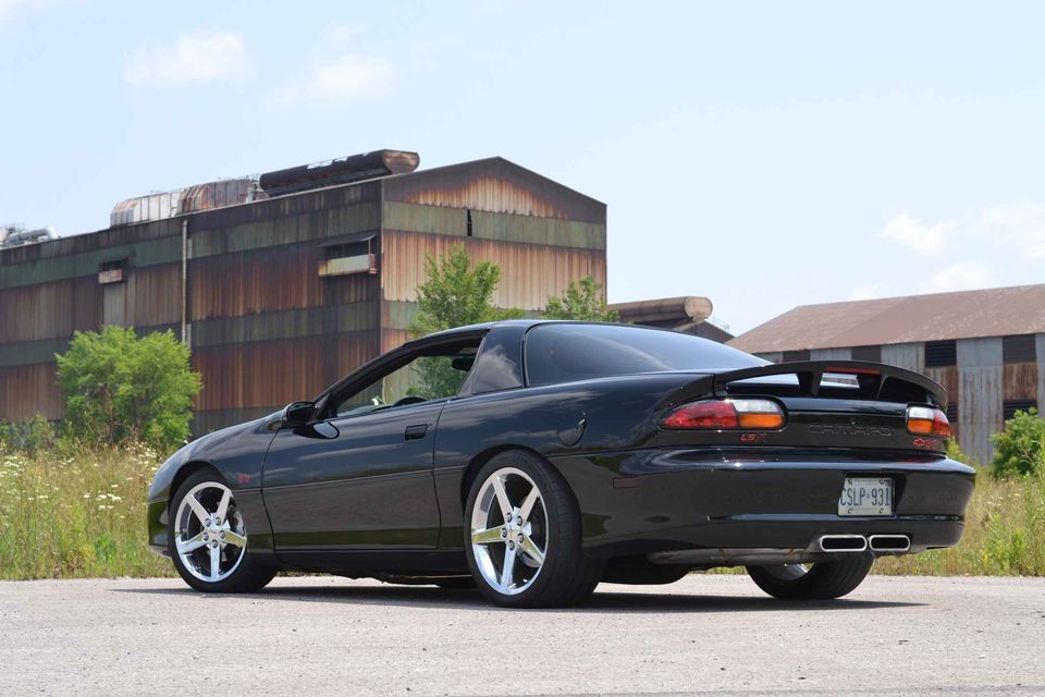 2002 Chevrolet Camaro - 2002 Camaro SS *CANADIAN $ and MILEAGE* - Used - VIN 2G1FP22G622153164 - 110,000 Miles - 8 cyl - 2WD - Manual - Coupe - Black - Niagara Falls, ON L2E0A1, Canada