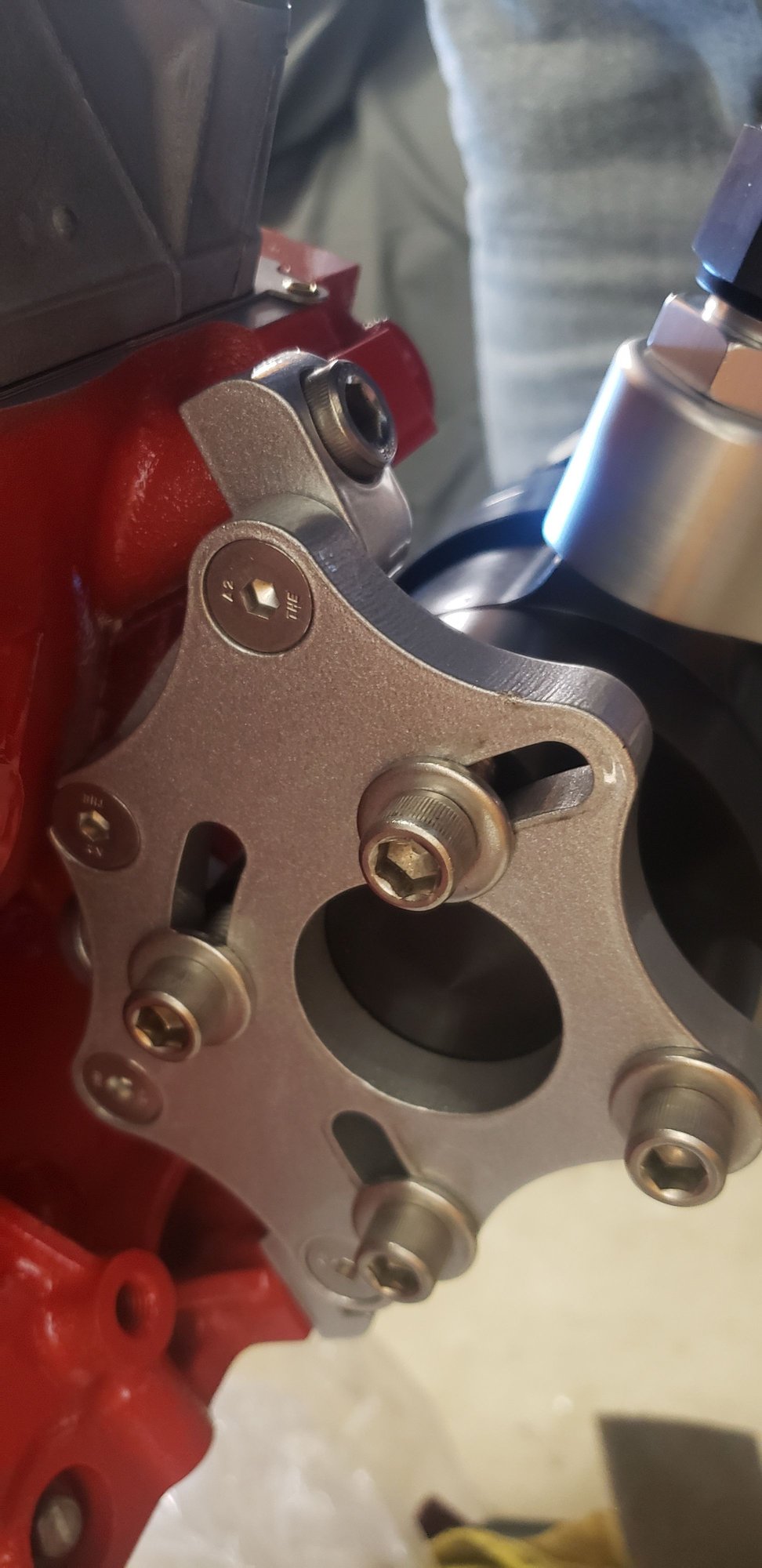 Moroso 3Vane Vacuum Pump Complete with AEI CNC AC low mount bracket