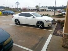 2009 Maxima   3
22x9 XO Miami wheels