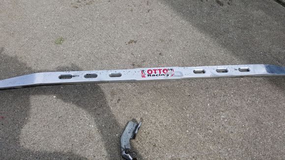 Otto front strut bar