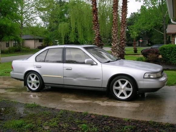 Passenger side. That's my baby :)