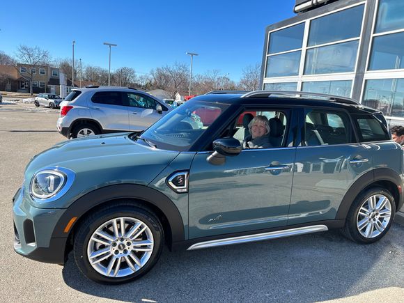 Picking up my new Mini😊